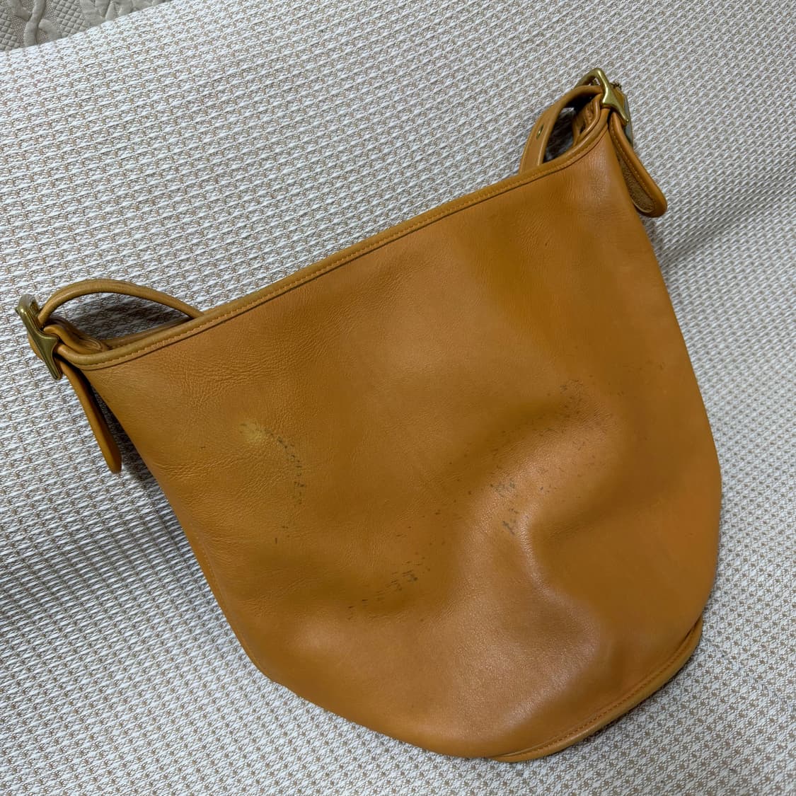 [OS] 올드 코치 레더 더플 백 카멜 상품이미지4