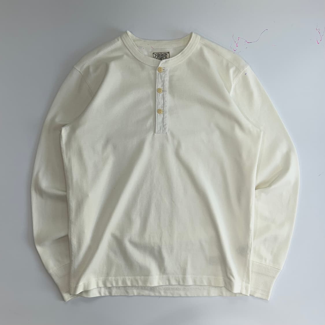 The Bronson Mfg 헨리넥 화이트 롱슬리브  상품이미지3