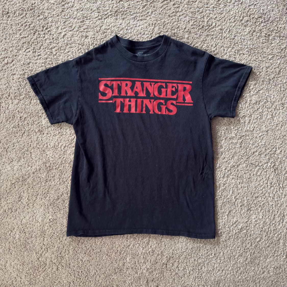 기묘한 이야기 Stranger Things 로고 티셔츠 상품이미지1