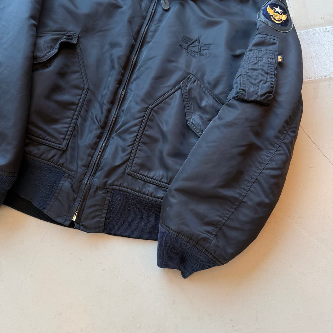 알파 인더스트리 cwu-45 플라이트 자켓 상품이미지2