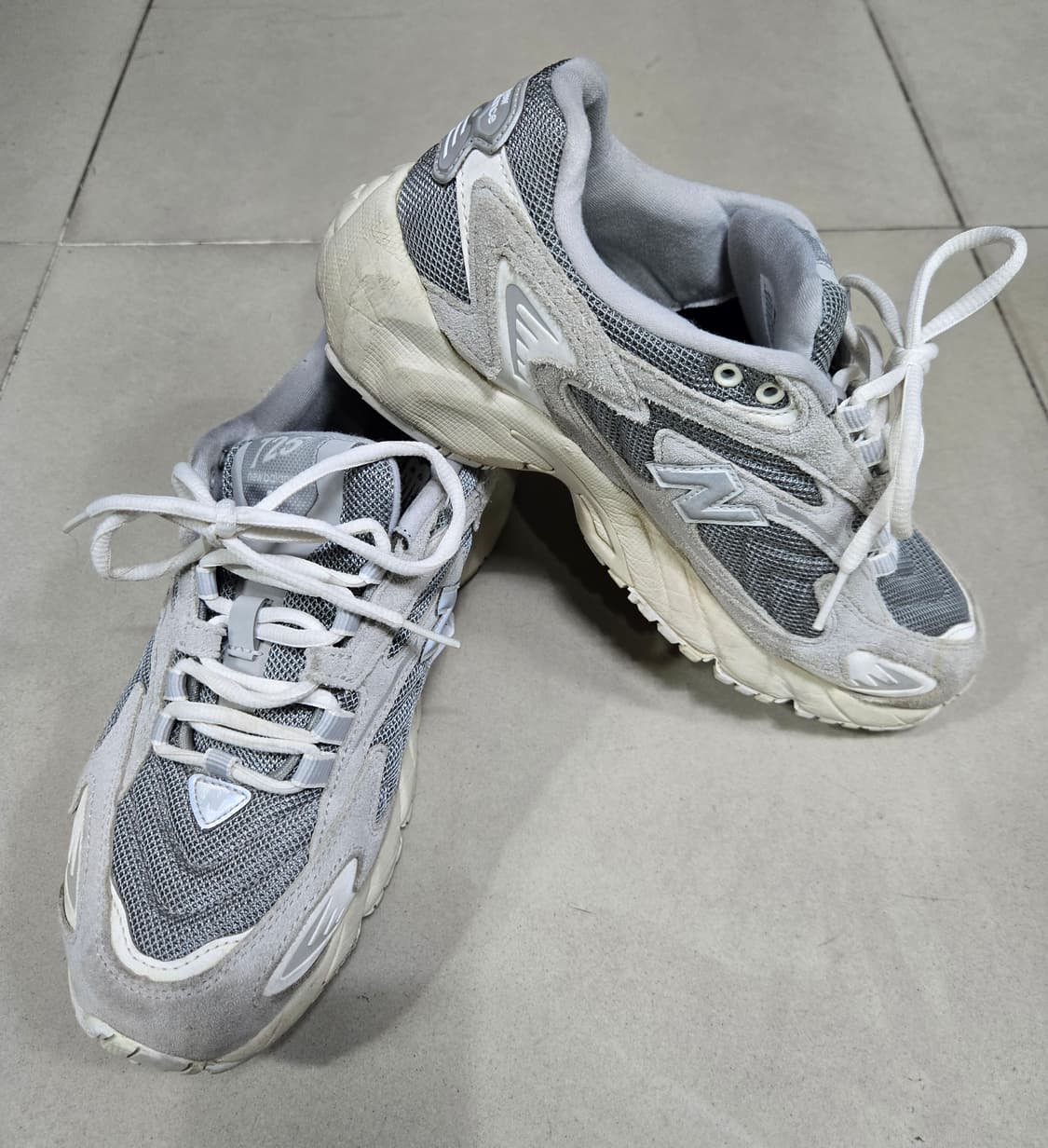 뉴발란스 725 그레이 런닝화 운동화 워킹화 250mm 상품이미지1