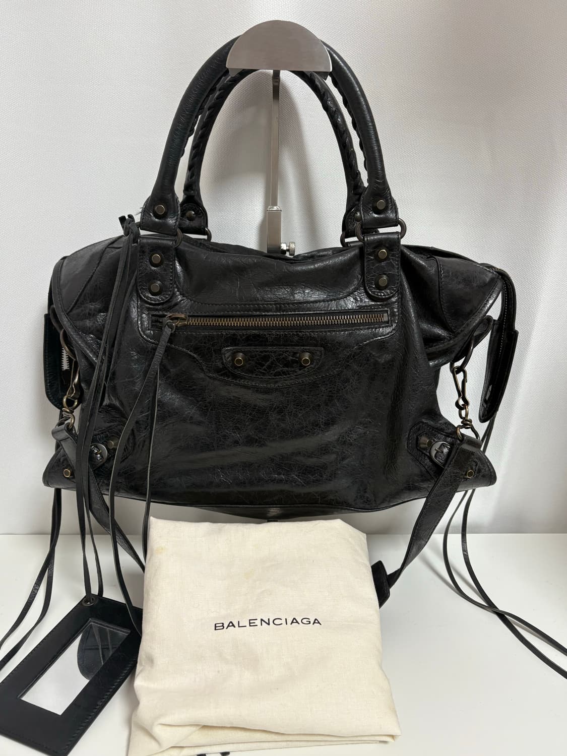 발렌시아가 시티 모터백 블랙 미디움 상품이미지9