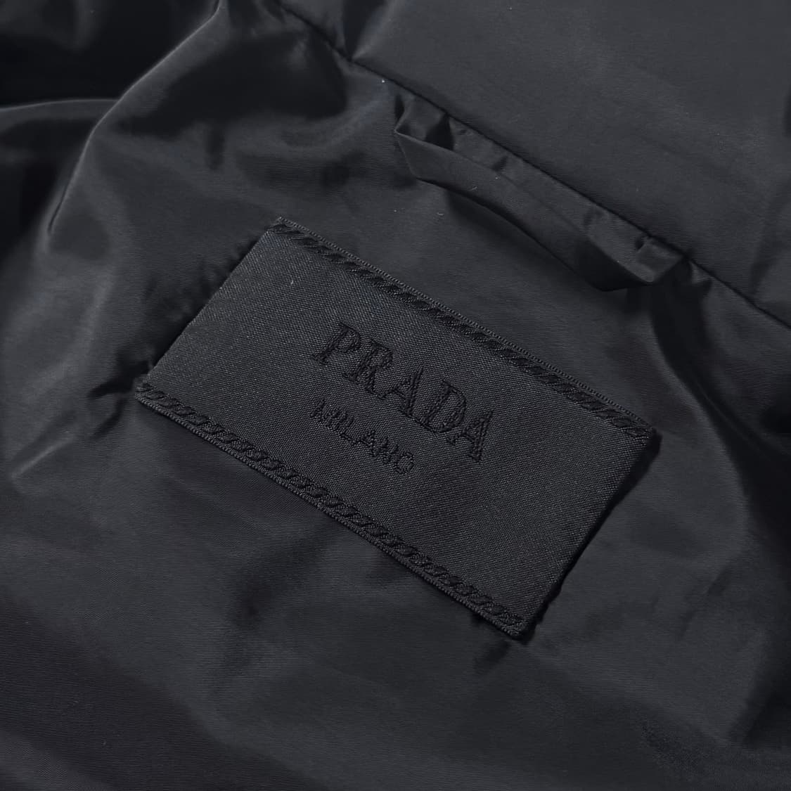 [46/당일출고]프라다 삼각로고 패딩 상품이미지4