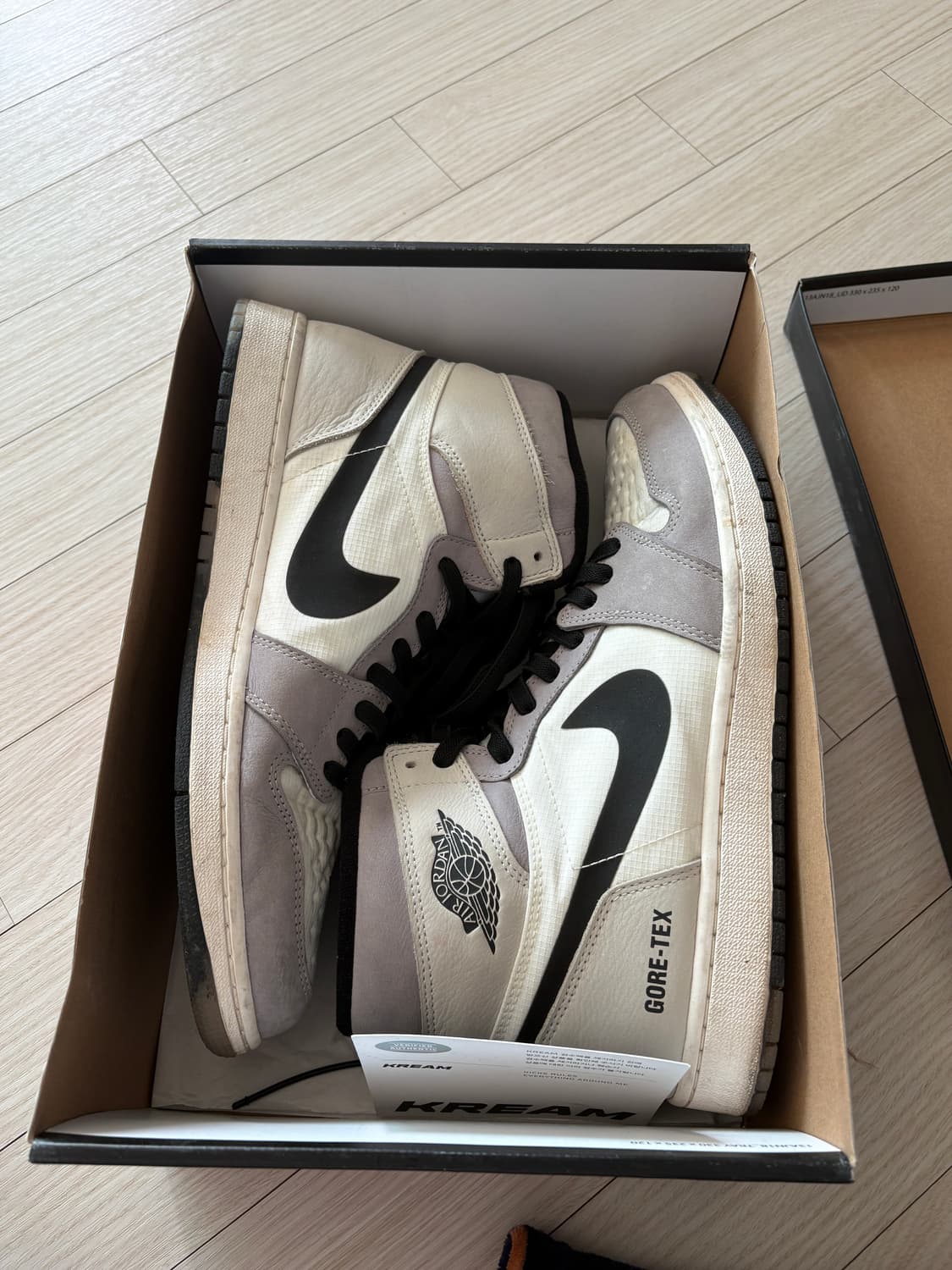 나이키 에어조던1 고어텍스 라이트 그레이290 상품이미지3