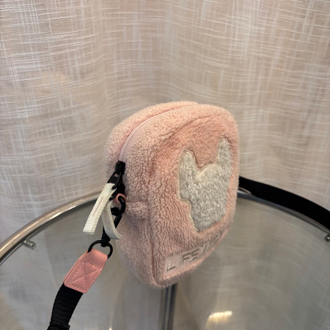 정품 라이프워크 뽀글이 크로스백     상품이미지4