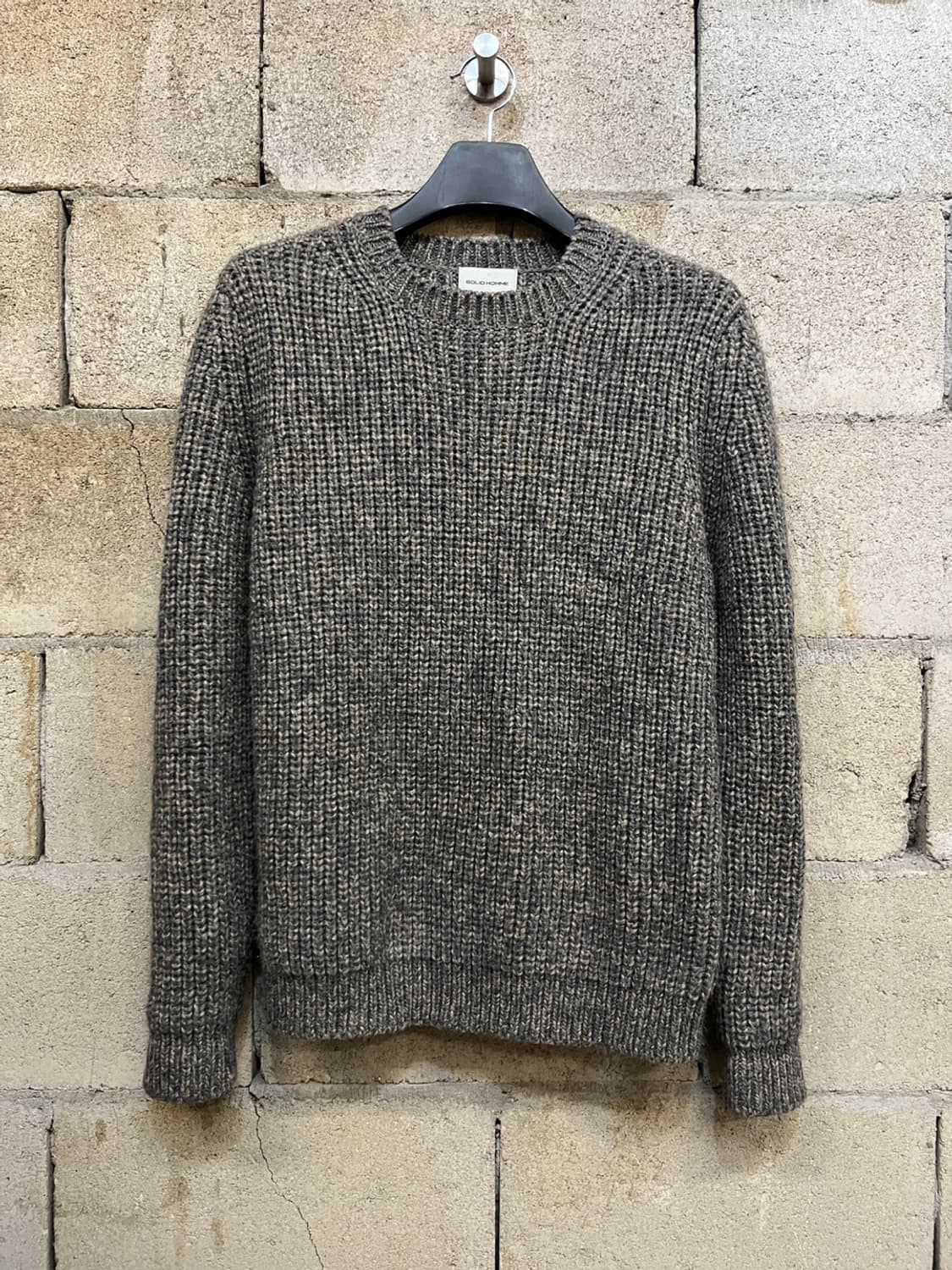 솔리드 옴므 크런키 울 크루넥 니트 상품이미지1