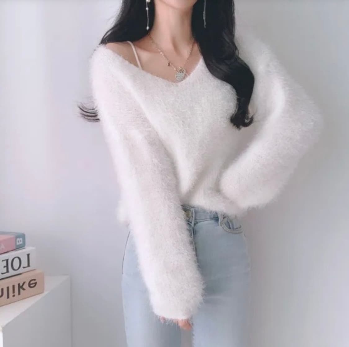 포근 브이넥 눈꽃 앙고라 니트 상품이미지3