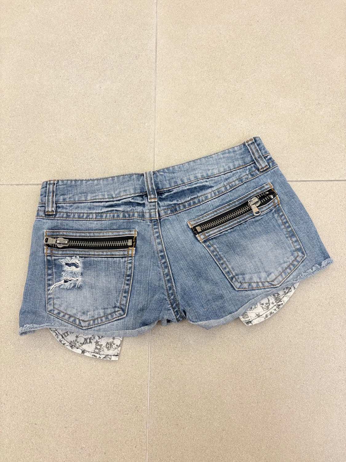 스컬 스터드 숏츠 상품이미지4