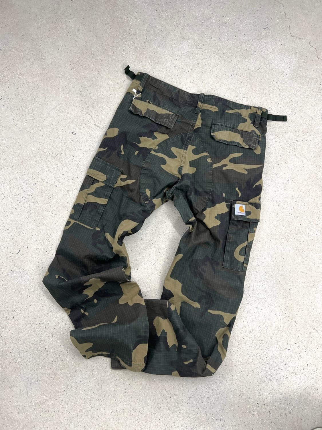 칼하트 WIP 에비에이션 카모 팬츠  상품이미지1