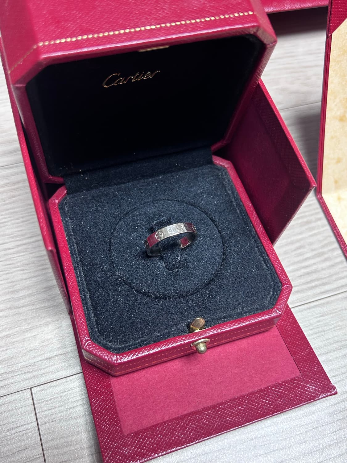 [51호] 까르띠에 러브링 스몰 화이트골드 상품이미지2
