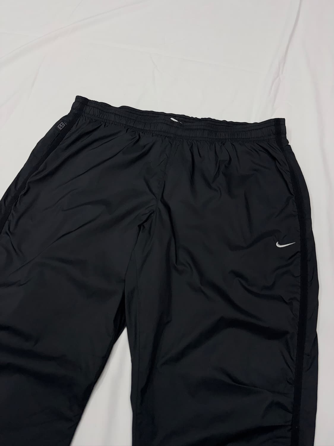 나이키 사이드라인 블랙 나일론 와이드 트랙팬츠 상품이미지2