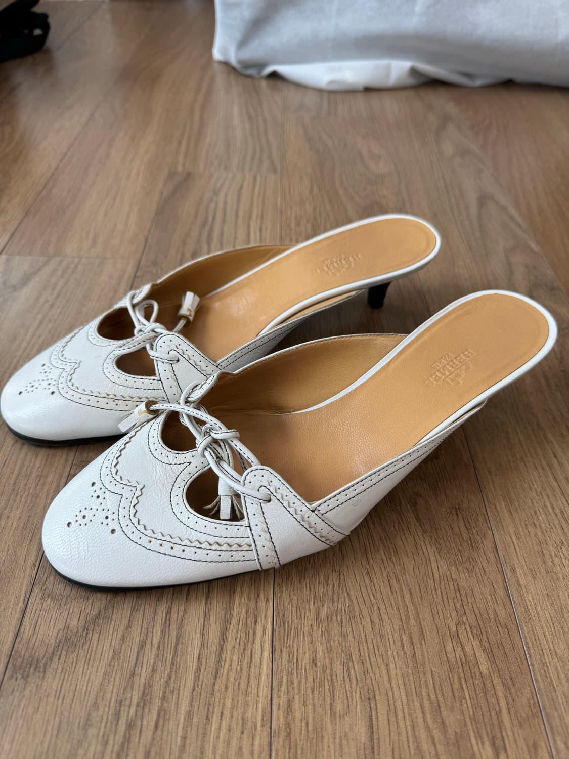 [에르메스] 화이트 브로그 뮬 키튼힐 38 상품이미지1