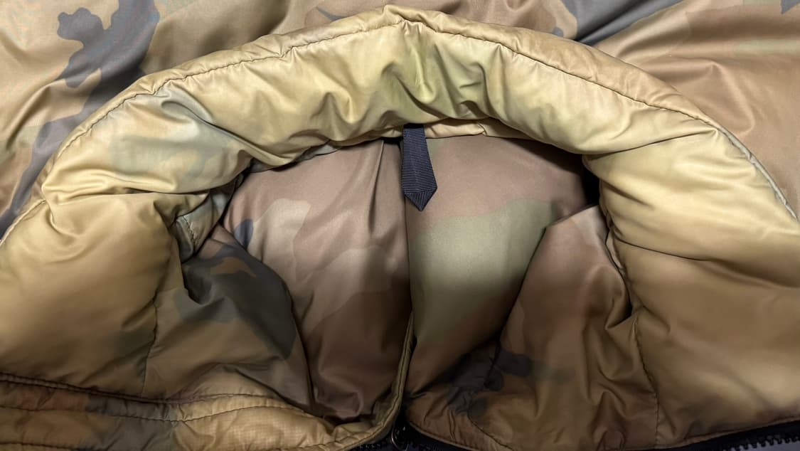 노스페이스 카모 센터로고 눕시 700 패딩 상품이미지8