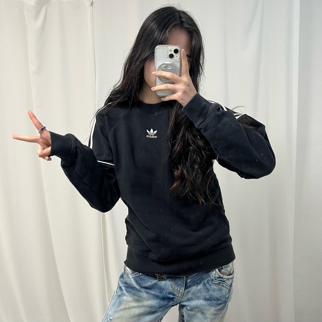 Adidas Black Center Logo Sweatshirt  상품이미지2