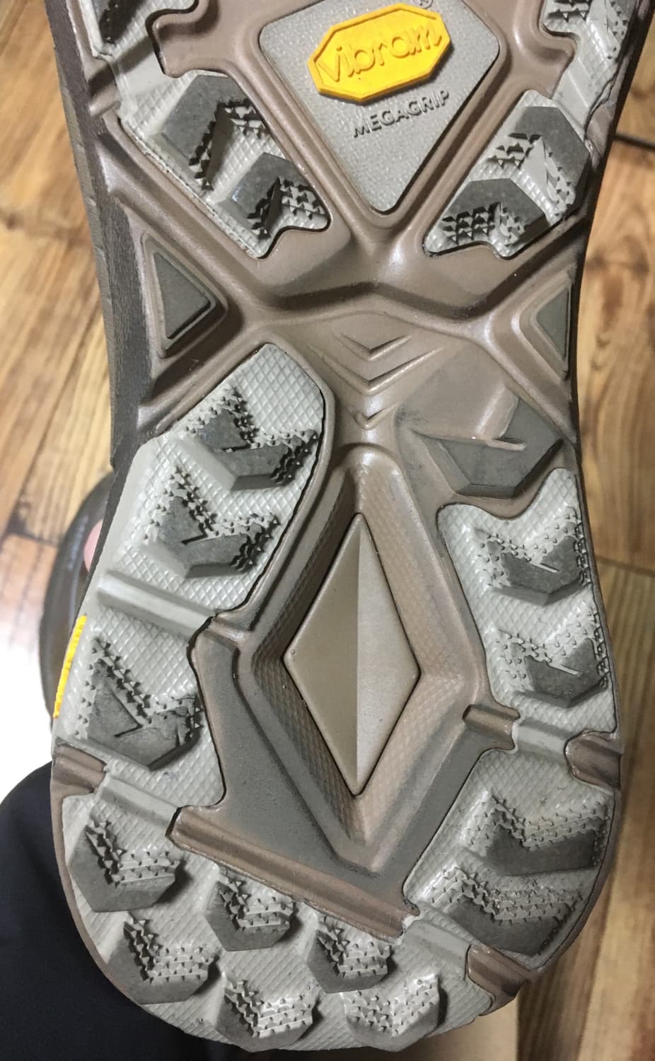 호카 새티스파이 마파테스피드4 라이트 러버 판매합니다 상품이미지9