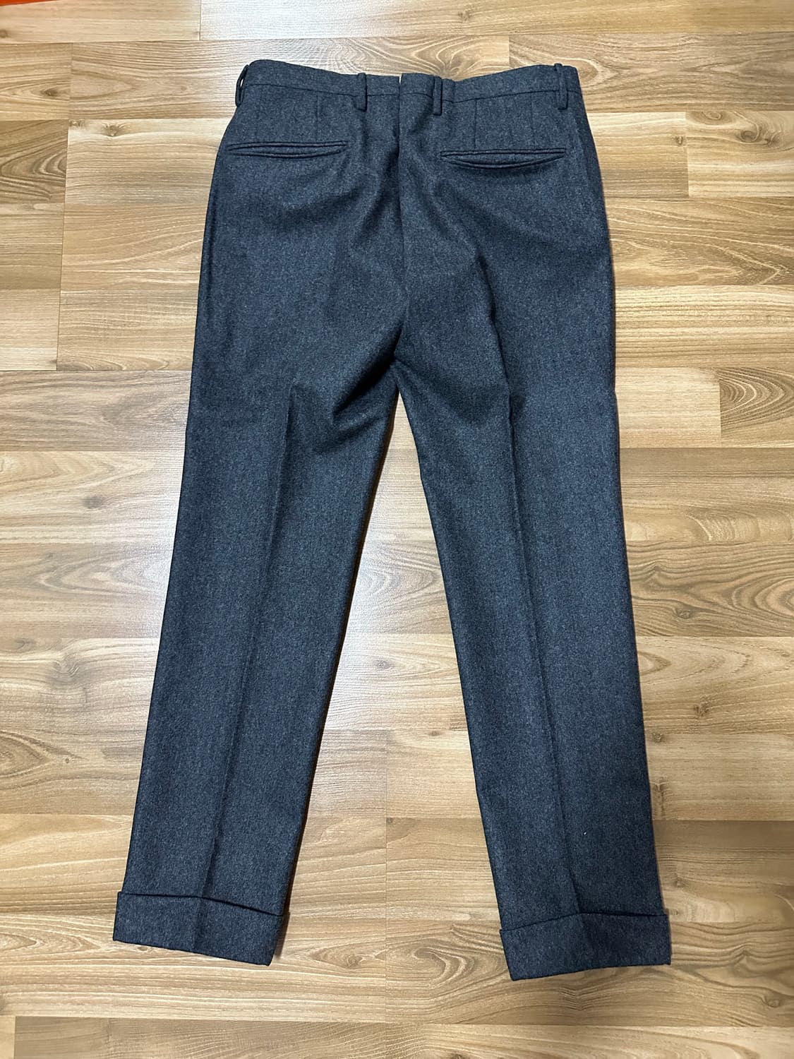 인코텍스 차콜그레이 울 팬츠 상품이미지5