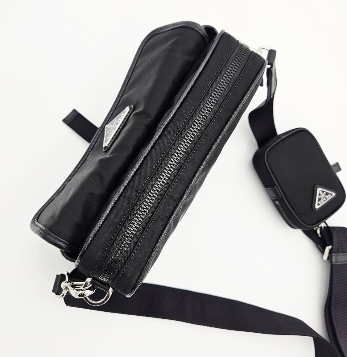 프라다 리나일론 멀티 포켓 크로스백 상품이미지8