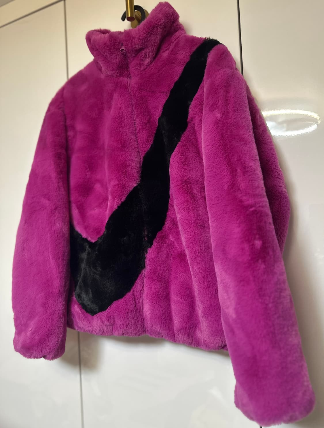 나이키 퍼 자켓 핑크 블랙 스우시 상품이미지3