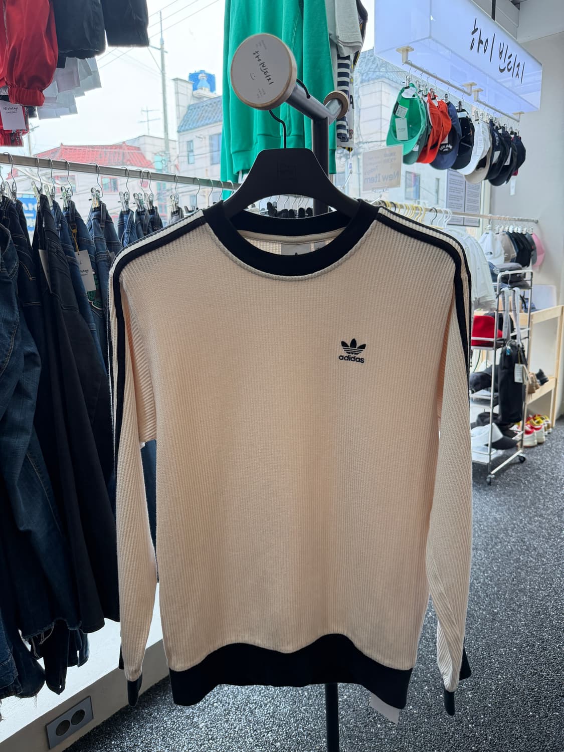 아디다스 오리지널 아디컬러 클래식 와플 맨투맨 상품이미지1