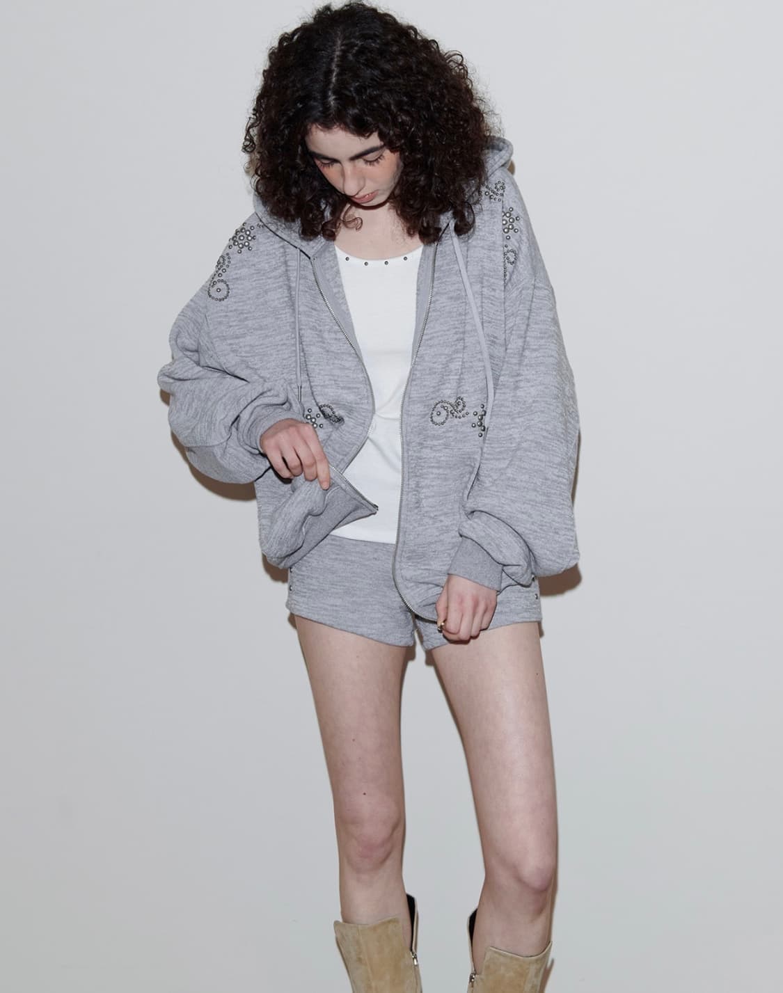 폴리수엠 스터드 후디 상품이미지2