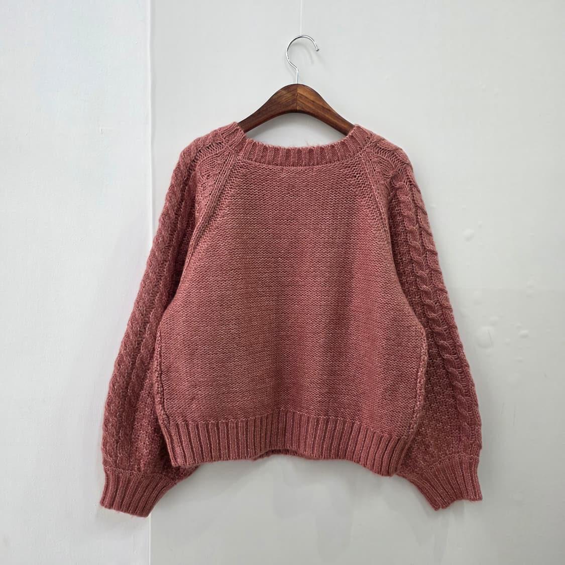 SLURR 그레이시 핑크 케이블 벌룬 소매 니트 상품이미지2