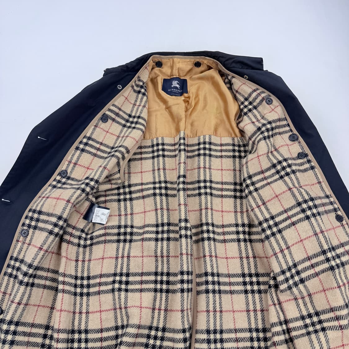 버버리 런던 개버딘 트렌치코트 내피포함 백화점 정품 상품이미지3