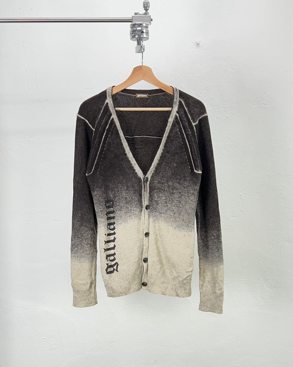 존 갈리아노 옴브레 그라데이션 브이넥 니트 가디건 상품이미지1
