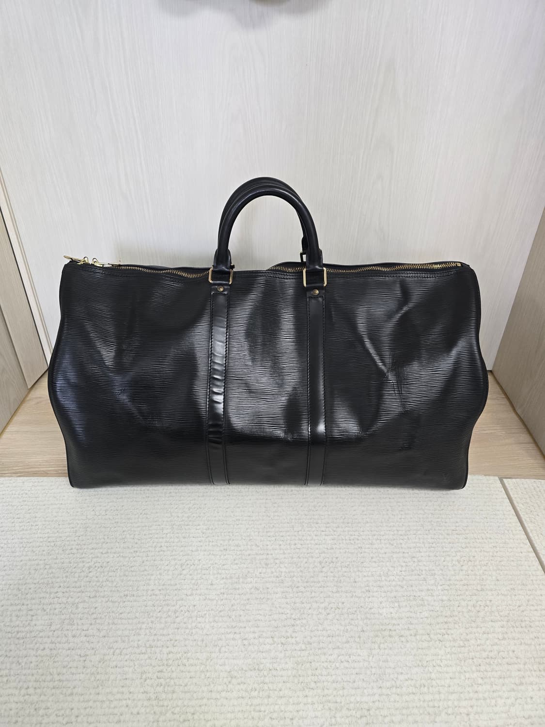 루이비통 에삐 키폴 블랙 보스턴백 60 상품이미지2