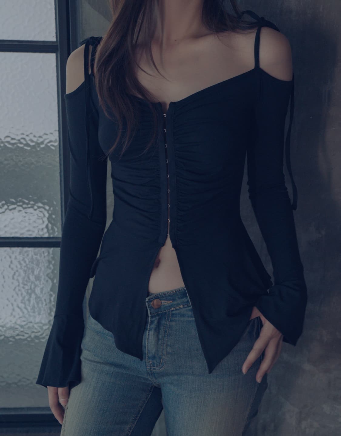 뉴얼린 팅커벨 오프숄더 탑 블랙 상품이미지2