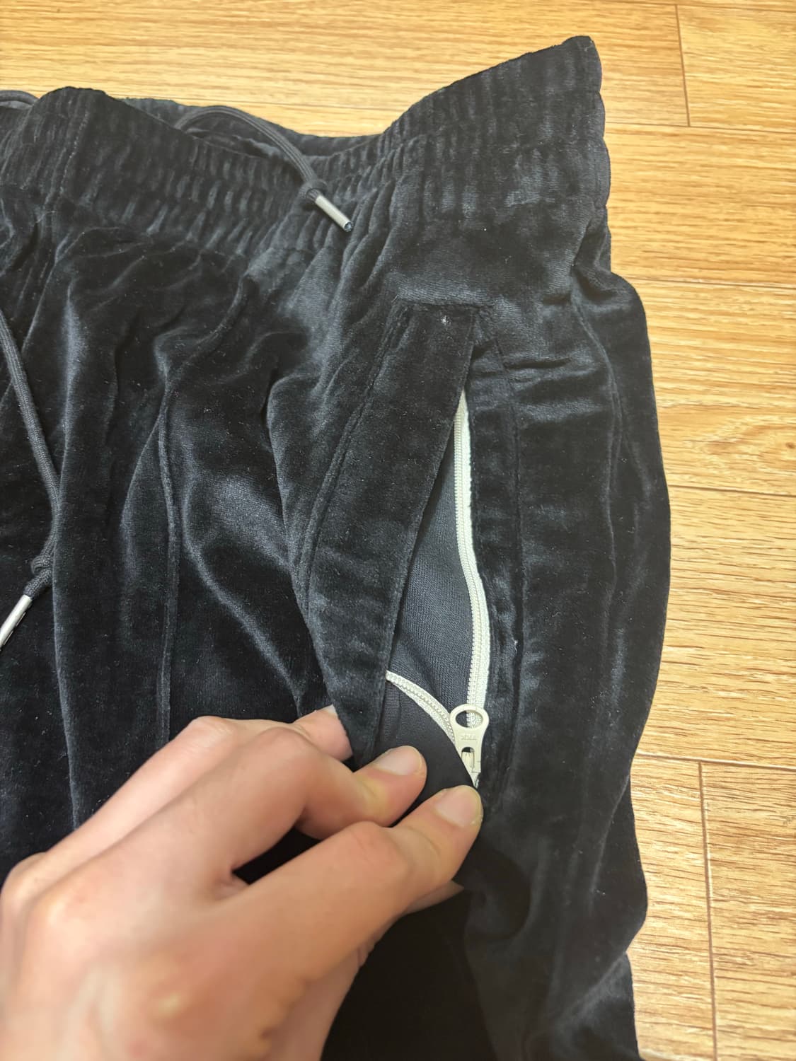 브라운야드 벨벳 트레이닝 바지 블랙 상품이미지3