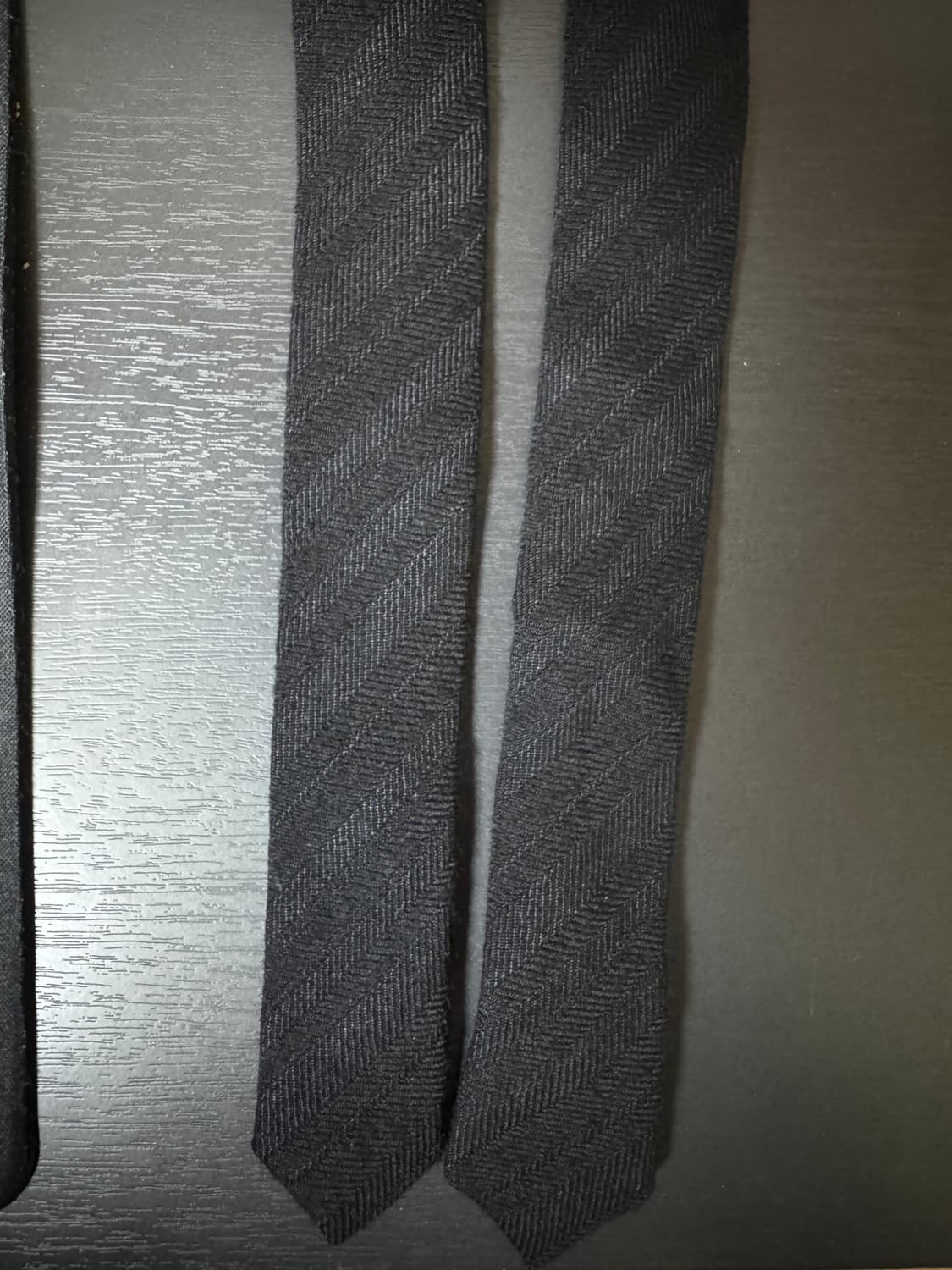 해칭룸 해링본 스트라이프 타이 블랙 상품이미지2