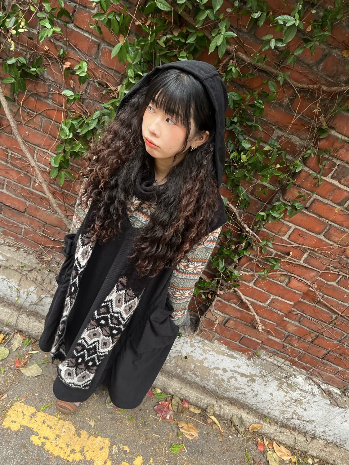 데일리무드 블랙 코듀로이 후드 원피스 상품이미지1