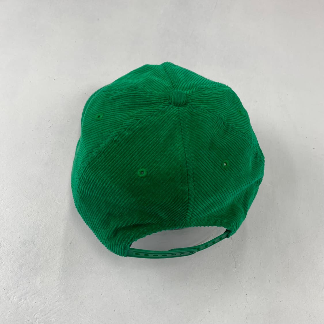 트래셔 자수 스펠아웃 빅로고 그린 코듀로이 트러커 캡 상품이미지3