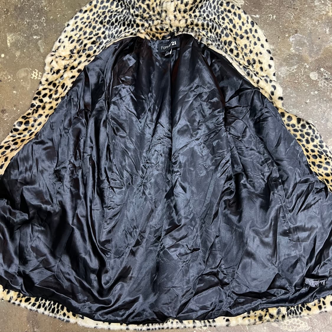 S) 포에버21 레오파드 퍼 코트 상품이미지4