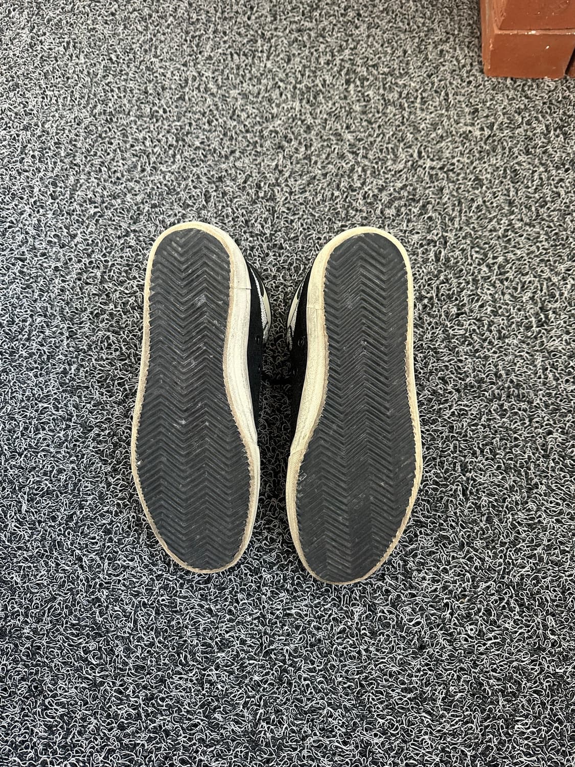 골든구스 하이탑 스니커즈 블랙/화이트 39/250 상품이미지7