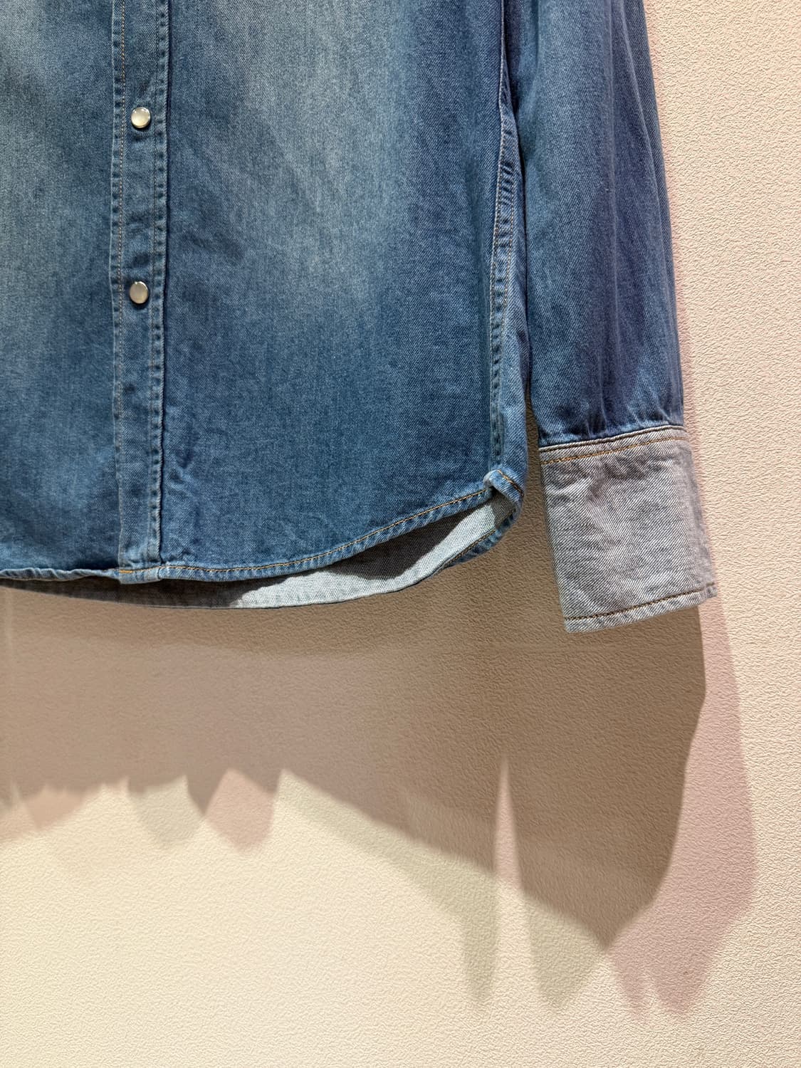 Edwin Two-Tone Western Denim Shirt 상품이미지4