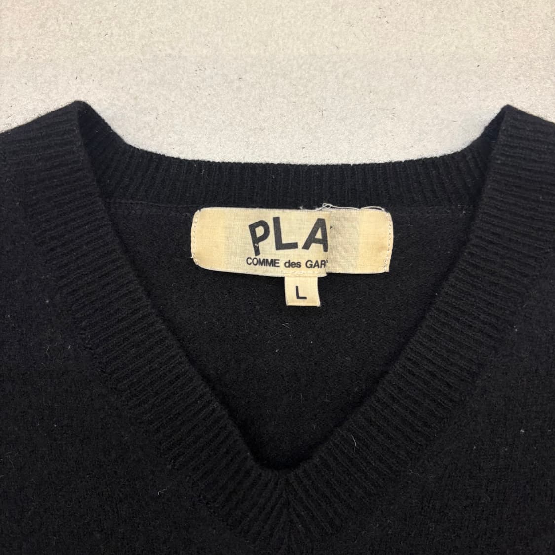 꼼데가르송 플레이 브이넥 니트 상품이미지3