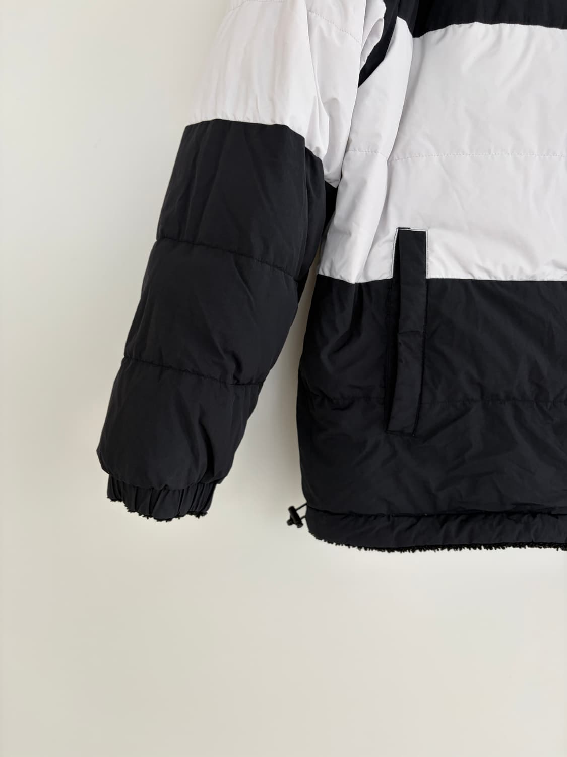 네파 블랙앤 화이트 리버시블 패딩 상품이미지7