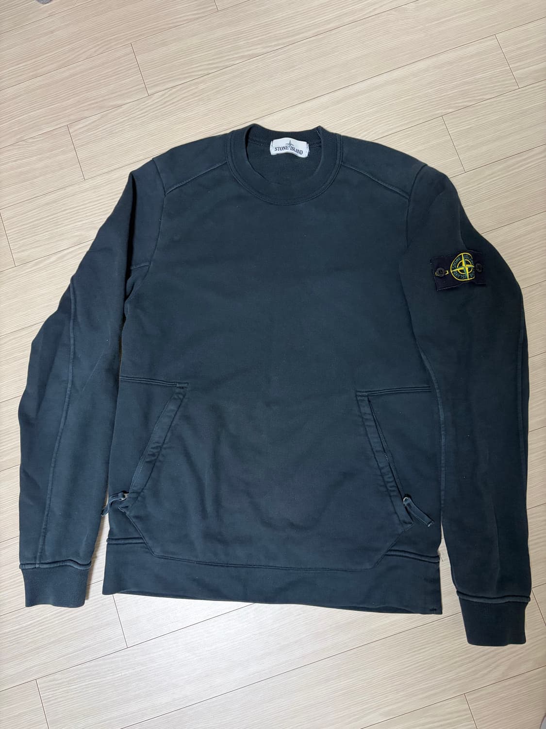 스톤아일랜드 블랙 포켓 맨투맨 s사이즈 상품이미지1