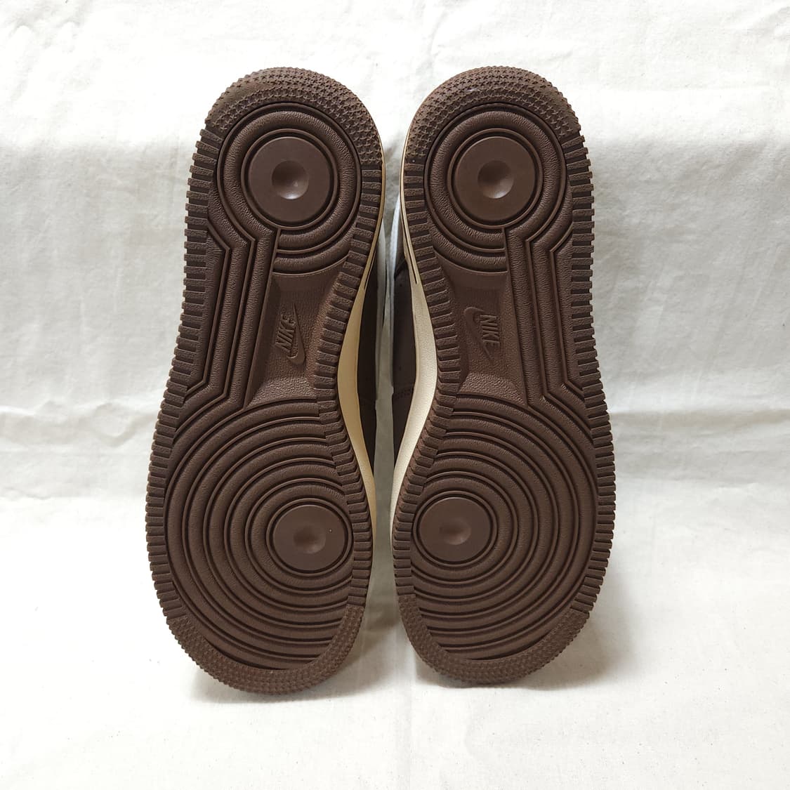 [260] 나이키 에어포스 1 '07 카카오 와우 코코넛 밀크 상품이미지7