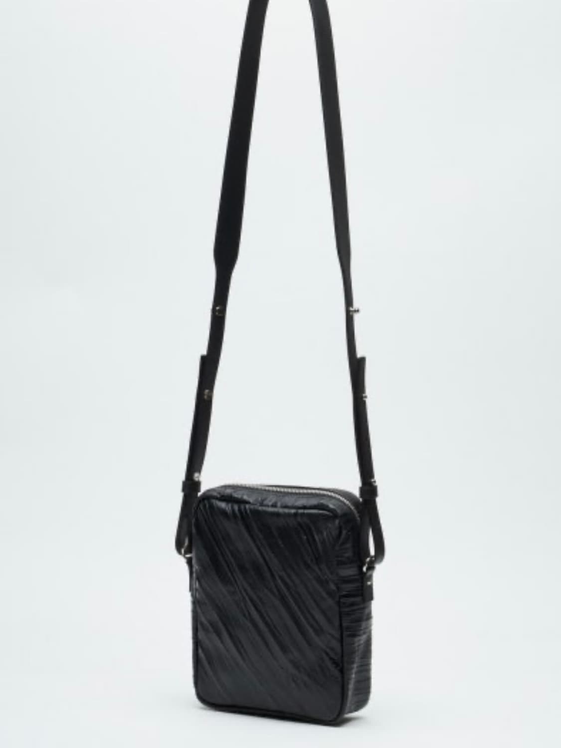 creased mini leather bag 상품이미지2