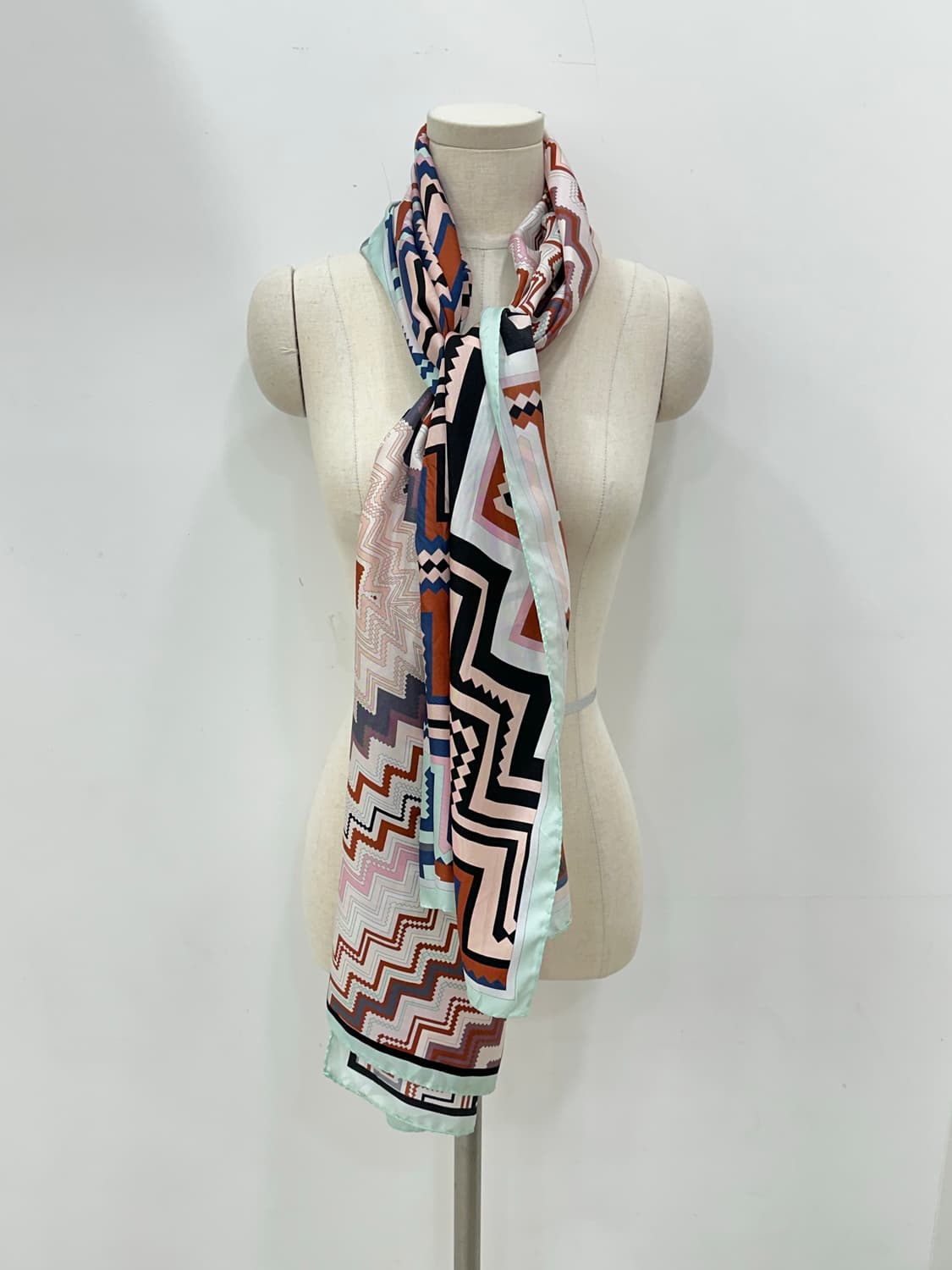 미소니 실크 머플러 상품이미지7