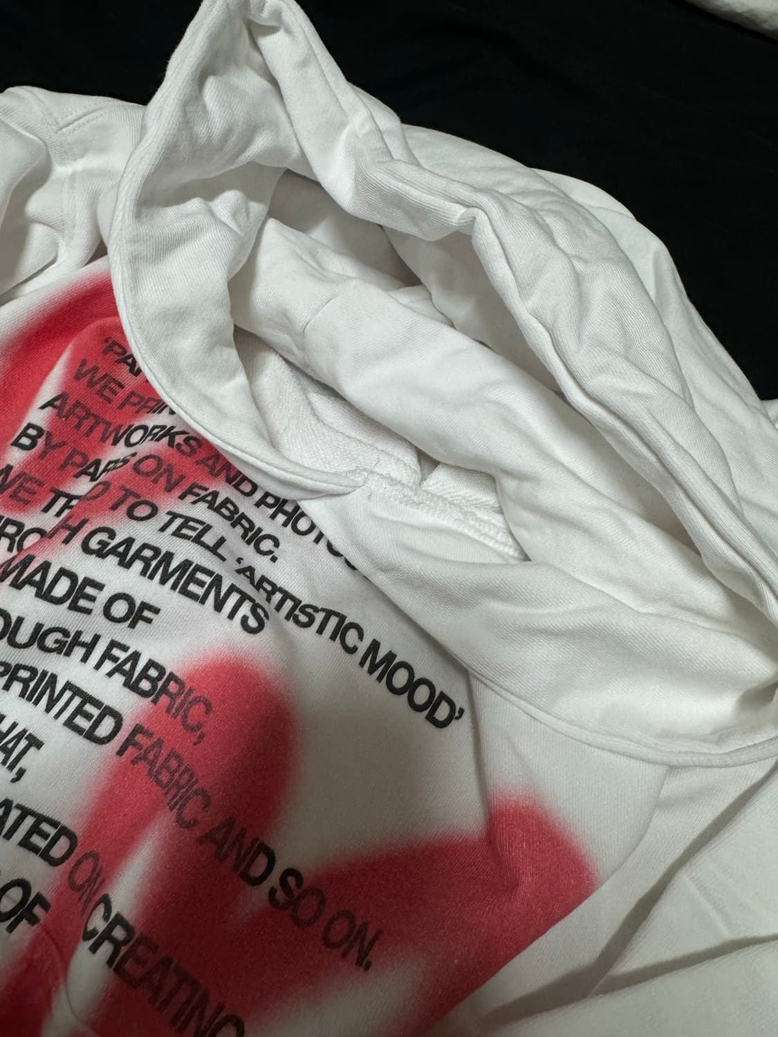 더뮤지엄비지터 하트스프레이 후드티 상품이미지2