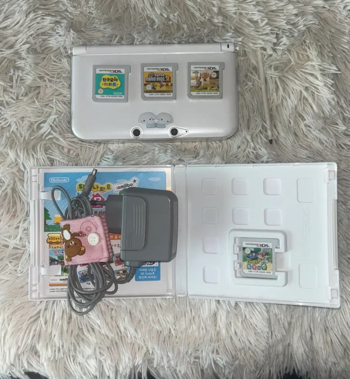 닌텐도 3DS XL 화이트 + 친모아 닌텐독스 튀동숲 상품이미지1