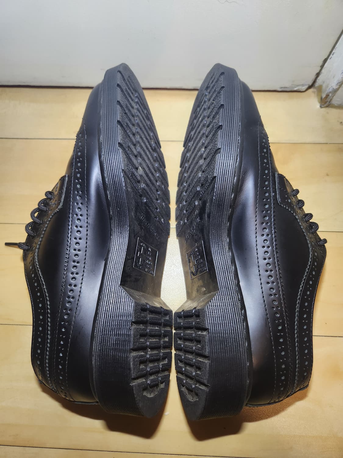 (260)닥터마틴 윙팁 블랙 더비슈즈 상품이미지5