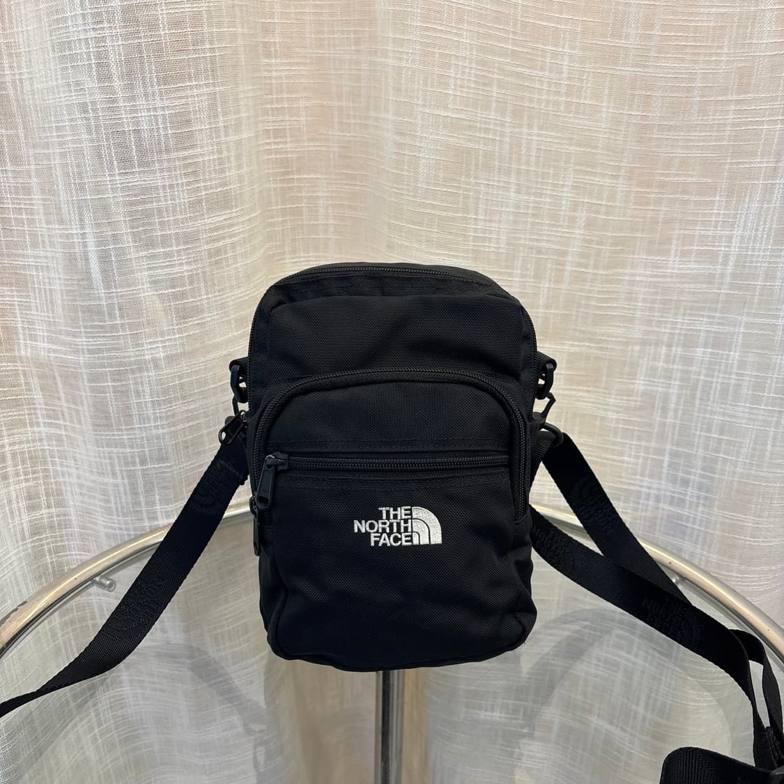 정품 노스페이스 크로스백     상품이미지2