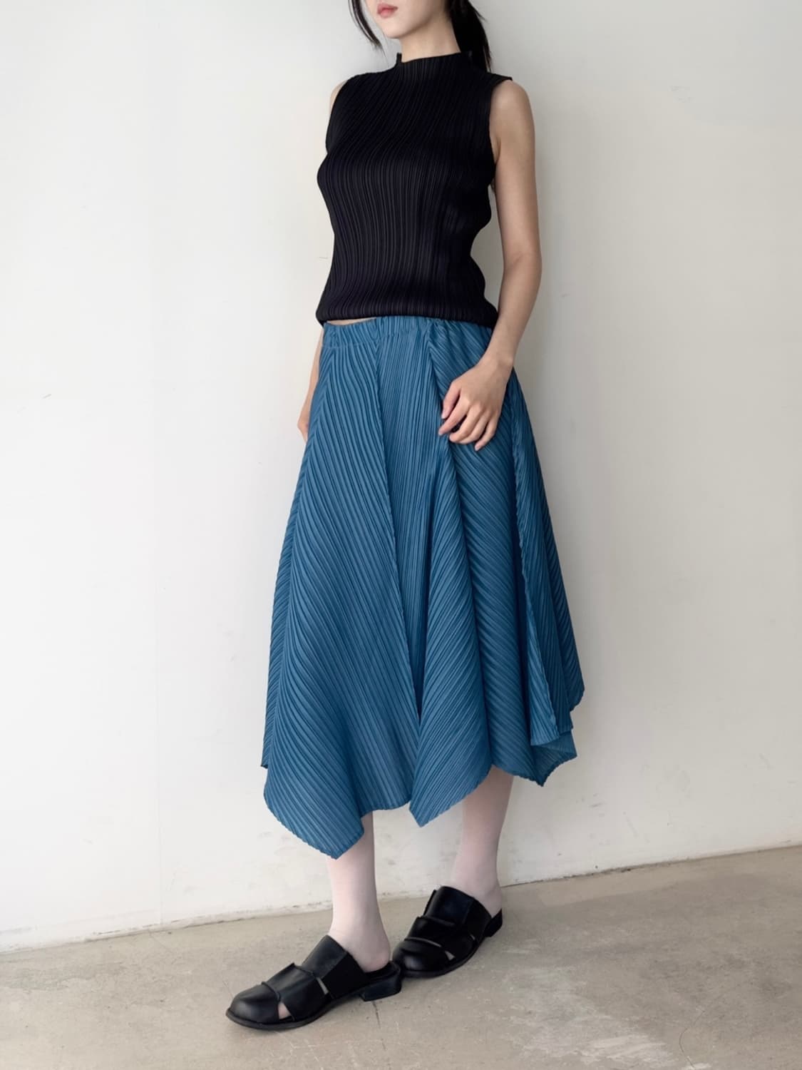 Pleats asymmetric skirt / blue 상품이미지6