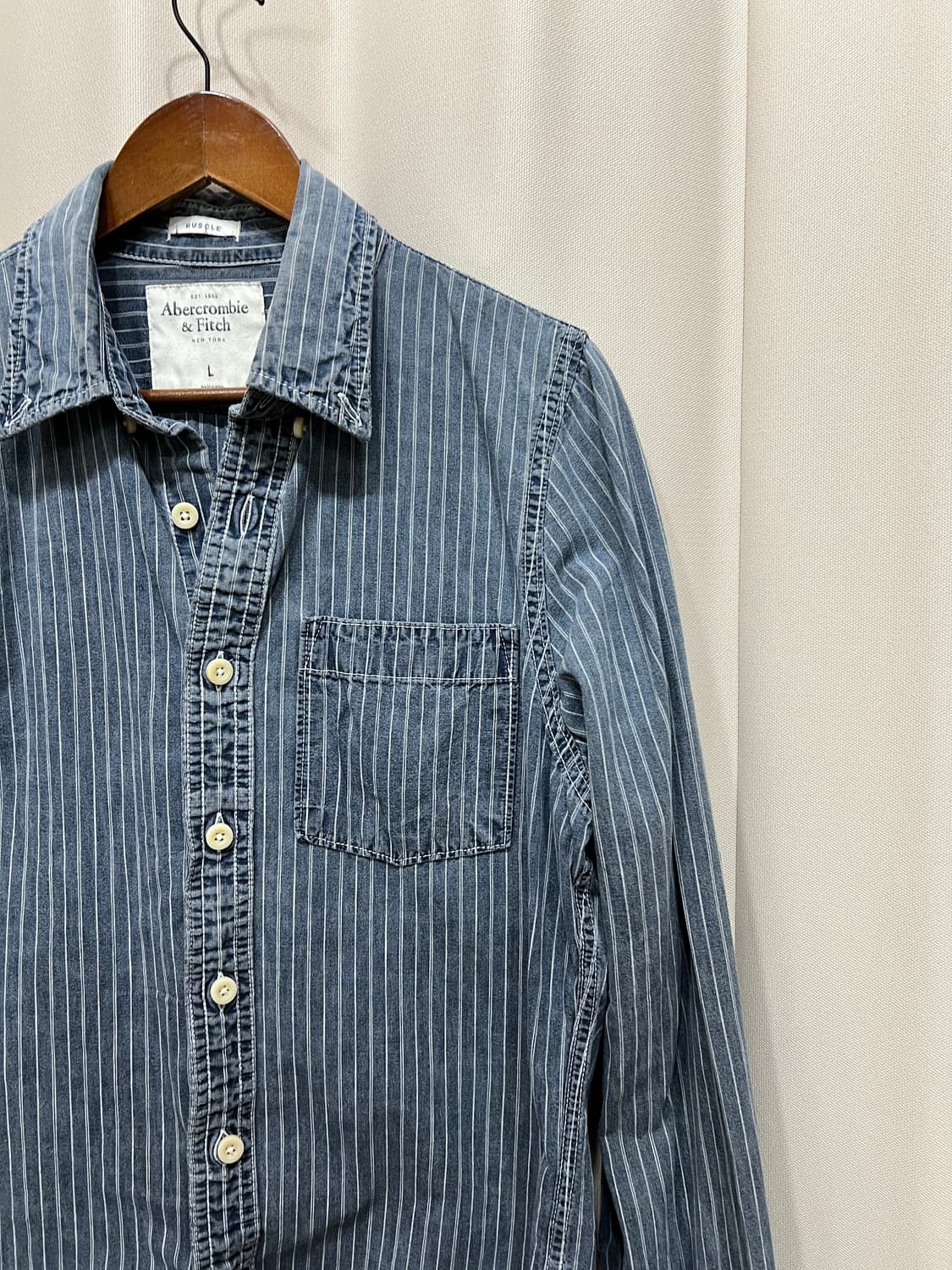 아베크롬비 머슬핏 스트라이프 데님셔츠  상품이미지4