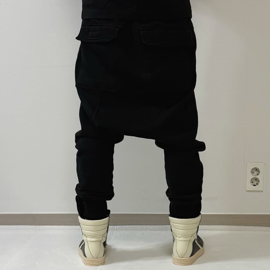 릭오웬스 16FW 다크쉐도우 프리즈너 드로우스트링 조거 팬츠 블랙 상품이미지2