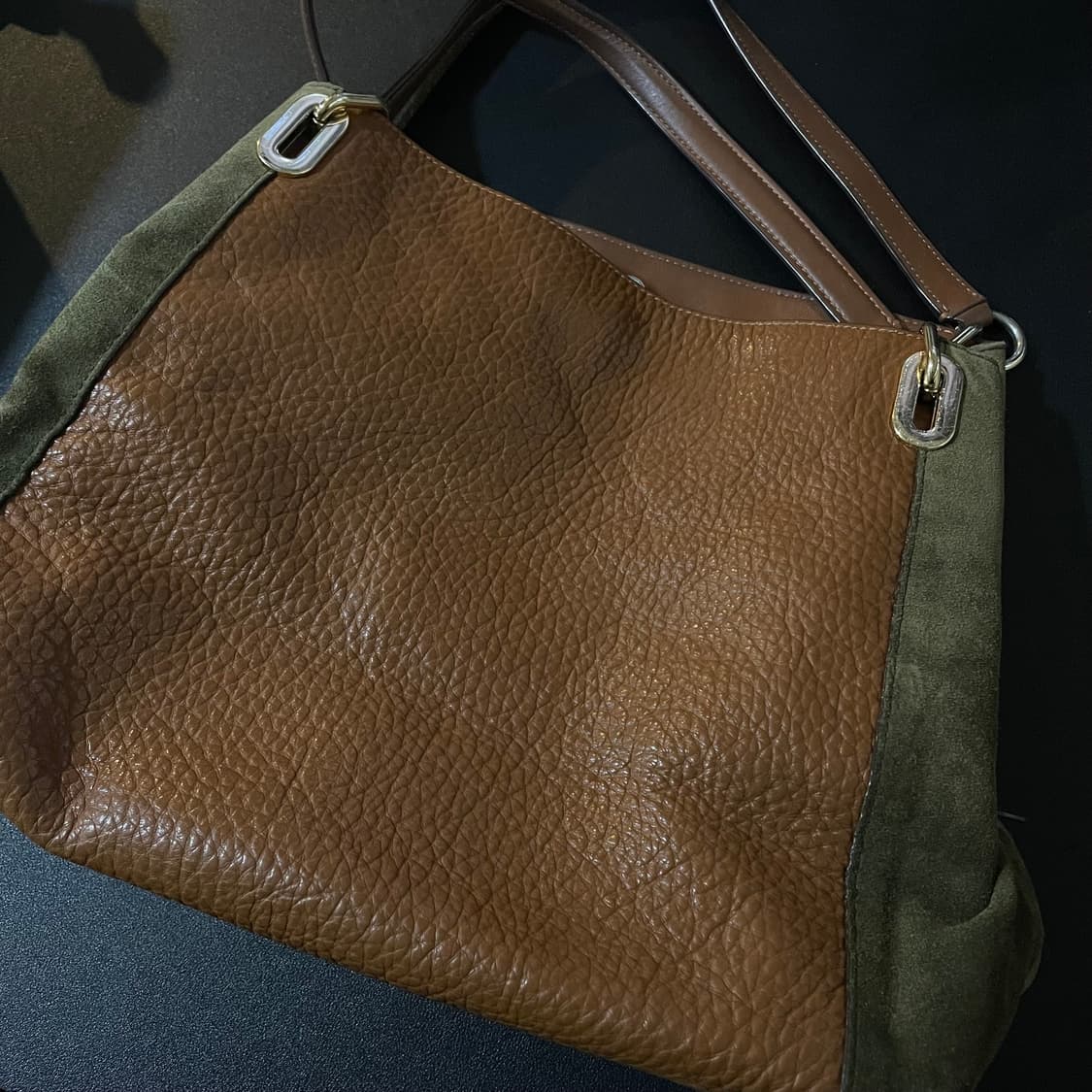 COACH코치 브라운 & 카키스웨이드 숄더백 상품이미지5